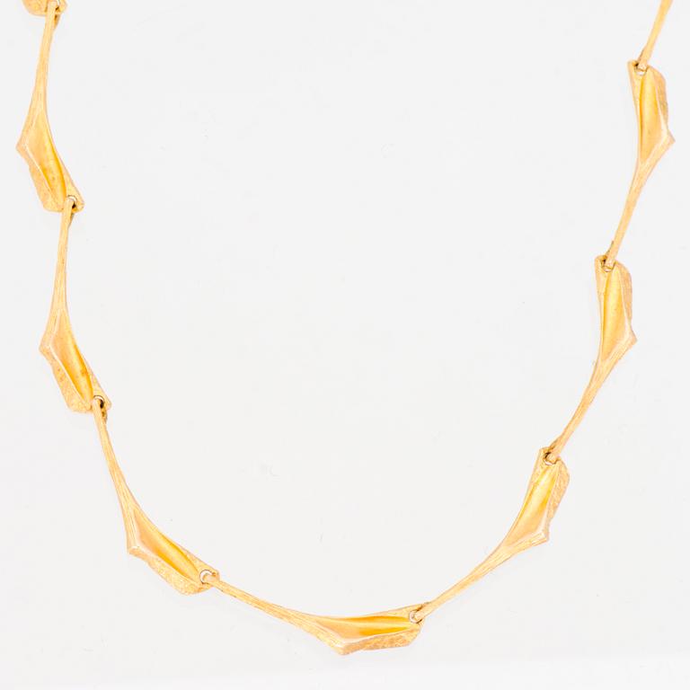 A BJÖRN WECKSTRÖM NECKLACE, 14K gold. Lapponia 1975.