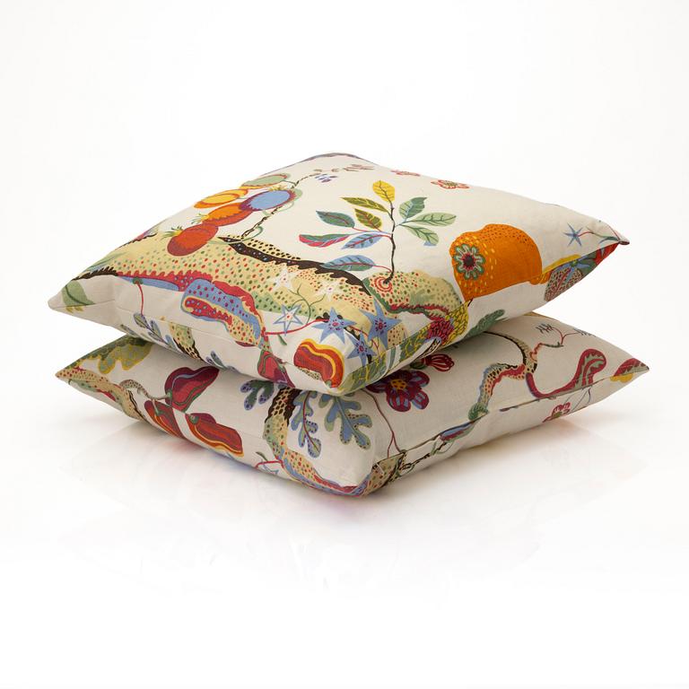Josef Frank, Kuddar, ett par, "Vegetable Tree", Firma Svenskt Tenn, 2000-tal.