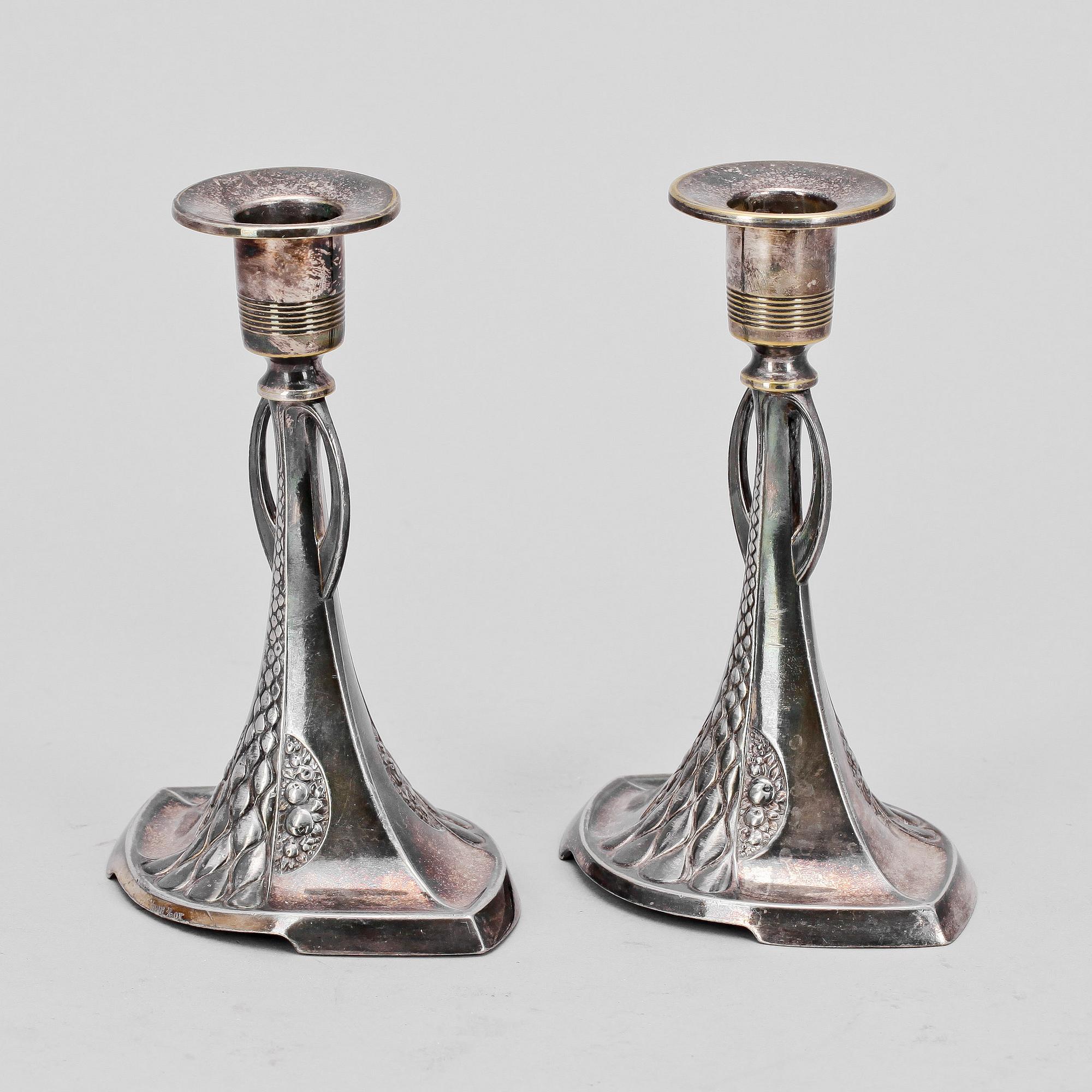 LJUSSTAKAR, ett par, försilvrad mässing, WMF, Jugend, Tyskland, 1900-talets början.