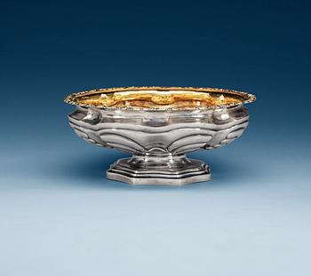 A Russian 19th century parcel-gilt bowl, makers mark of Sven Peter Lindman, S:t Petersburg 1838.