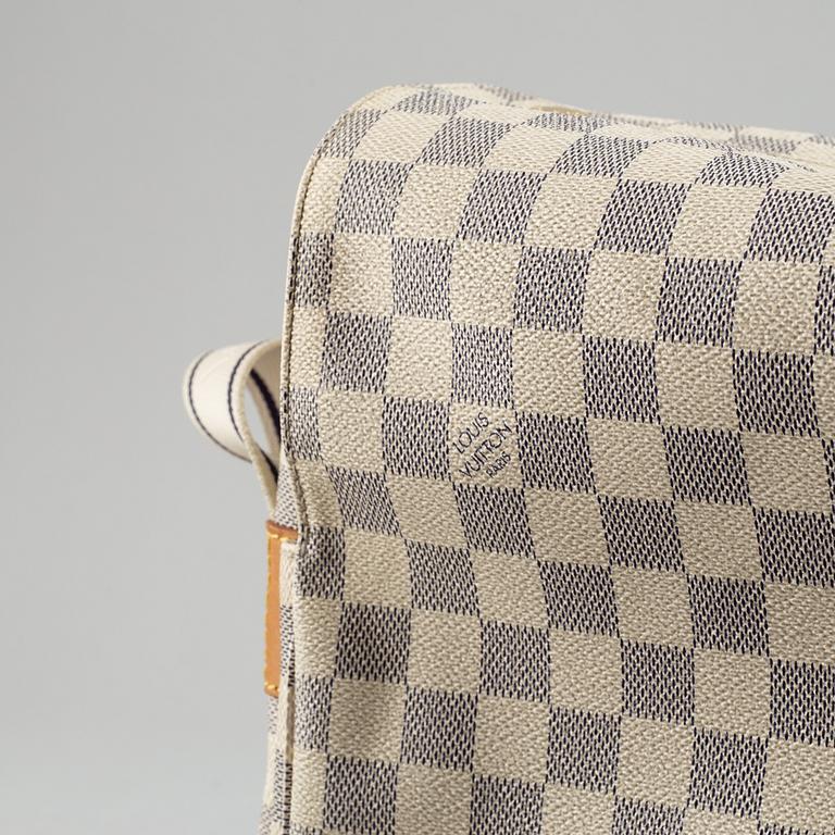 Louis Vuitton, a 'Naviglio' bag.
