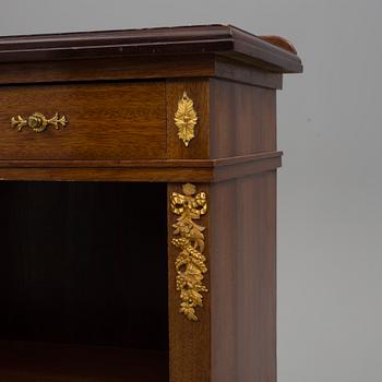 BOKHYLLA, sengustaviansk stil, 1900-talets början.