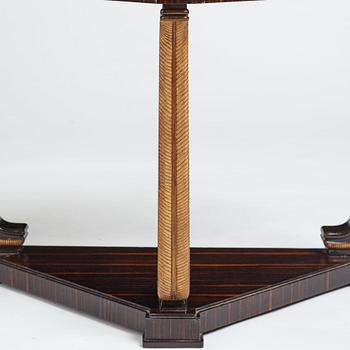 Axel Einar Hjorth, konsolbord "Louis", Nordiska Kompaniet, Stockholm 1928.