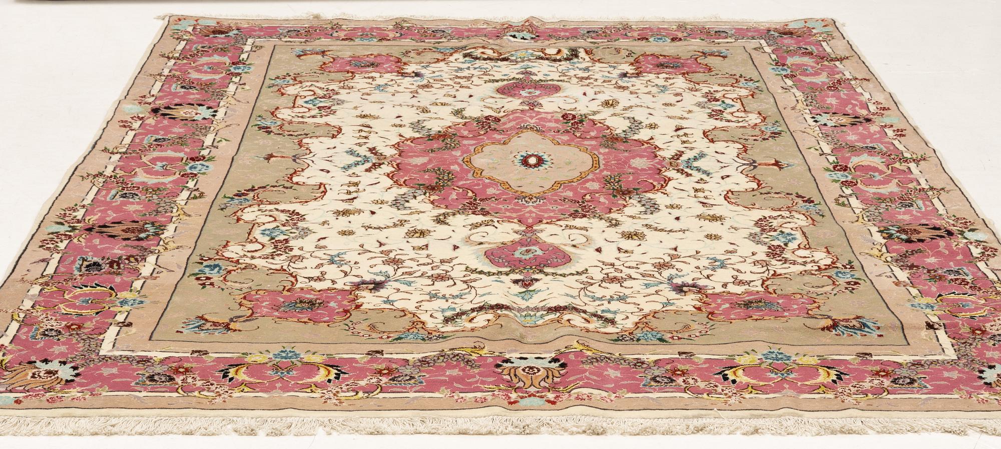 Rug, Tabriz, approx. 290 x 190 cm.