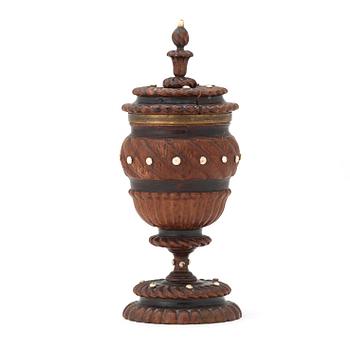 POKAL med LOCK. Barock, 1700-tal.
