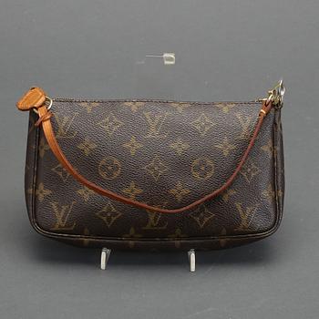 VÄSKA, "Pochette" Louis Vuitton.