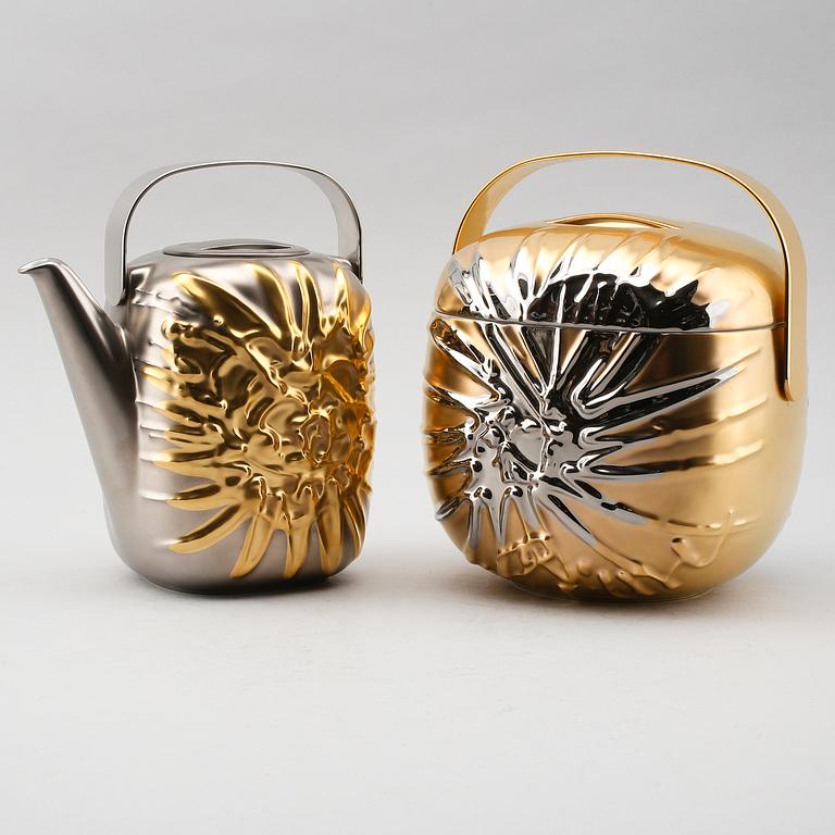 TEKANNA OCH ISHINK, porslin, "Suomi", Timo Sarpaneva och Otto Piene, Rosenthal Studio-linie.