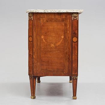 A Gustvian late 18th century commode attributed to Anders Lundelius.