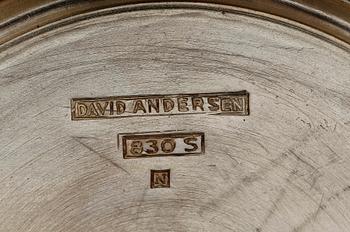 BÄGARE, 3 st, silver, bl a David Andersen, Norge och K G Markströms Guldsmeds AB 1943. Tot 502 g.