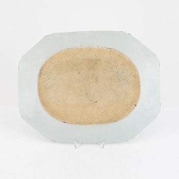 A Chinese blue and white porcelain charger, Qing Dynasty, Qianlong (1736-95).
