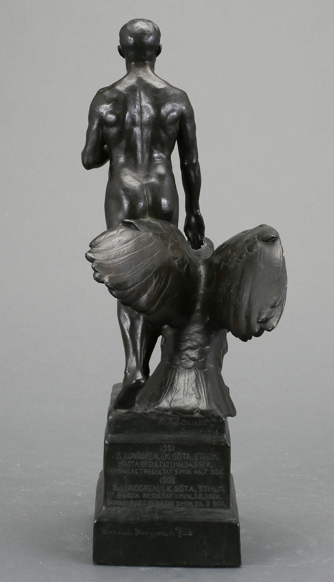 ALFRED OHLSON, skulptur, brons, signerad och daterad 1916, gjutarmärkt Herman Bergman Fud.