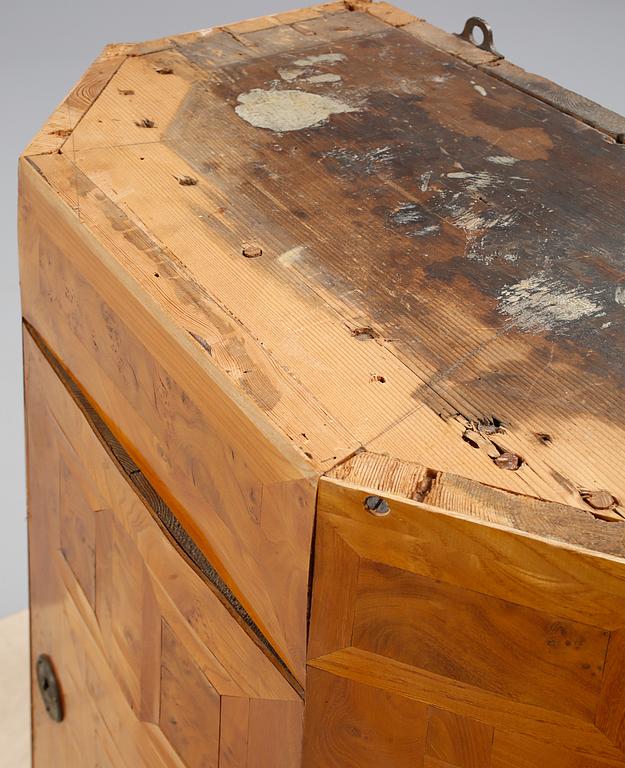 HÄNGSKÅP, 1800-tal.