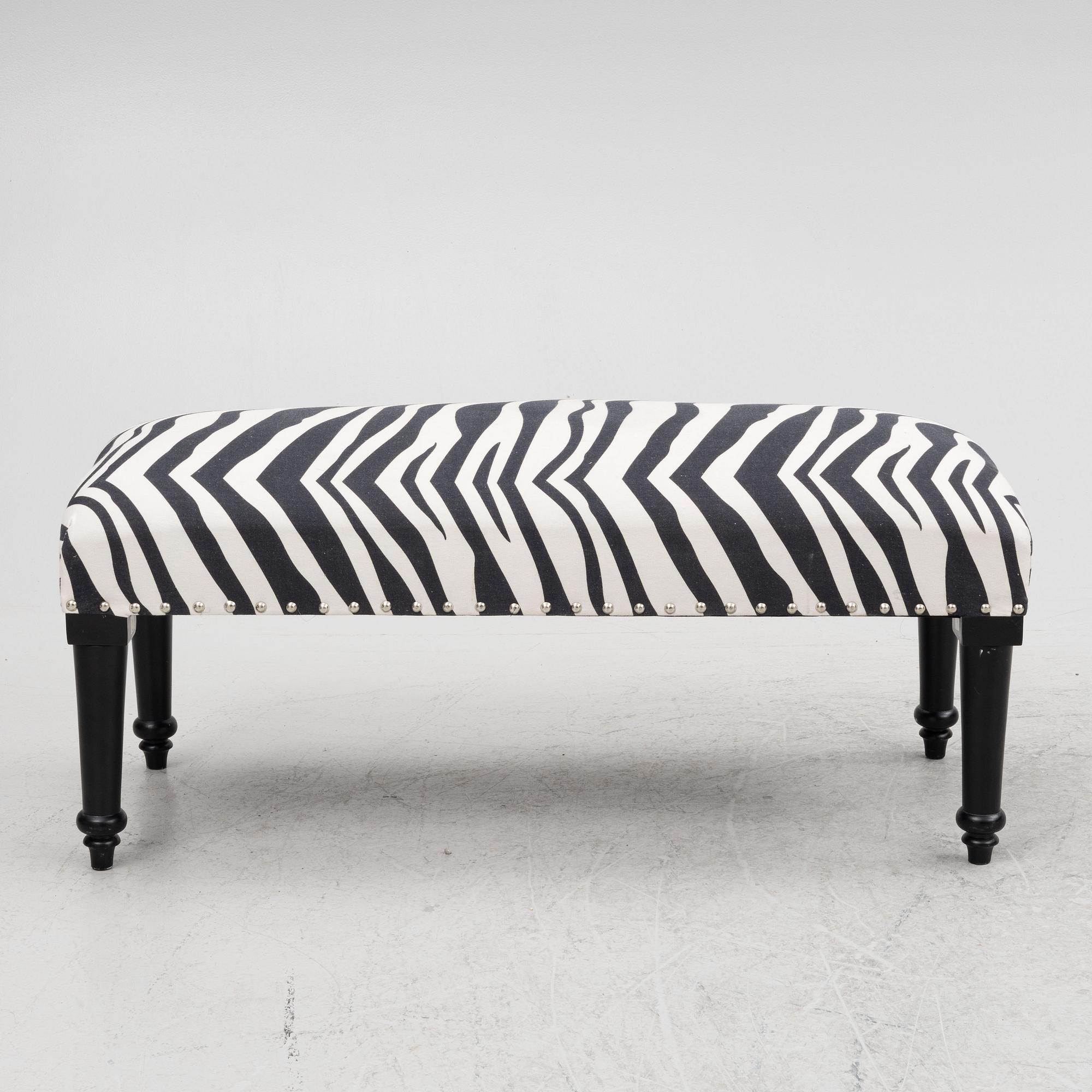 A bench, Artwood.