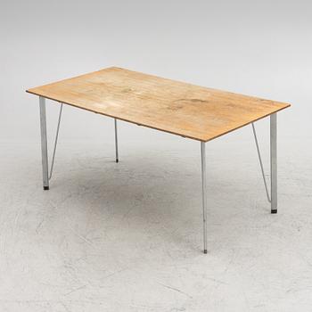 Arne Jacobsen, skrivbord, FH 3605, Fritz Hansen, 1900-talets andra hälft.
