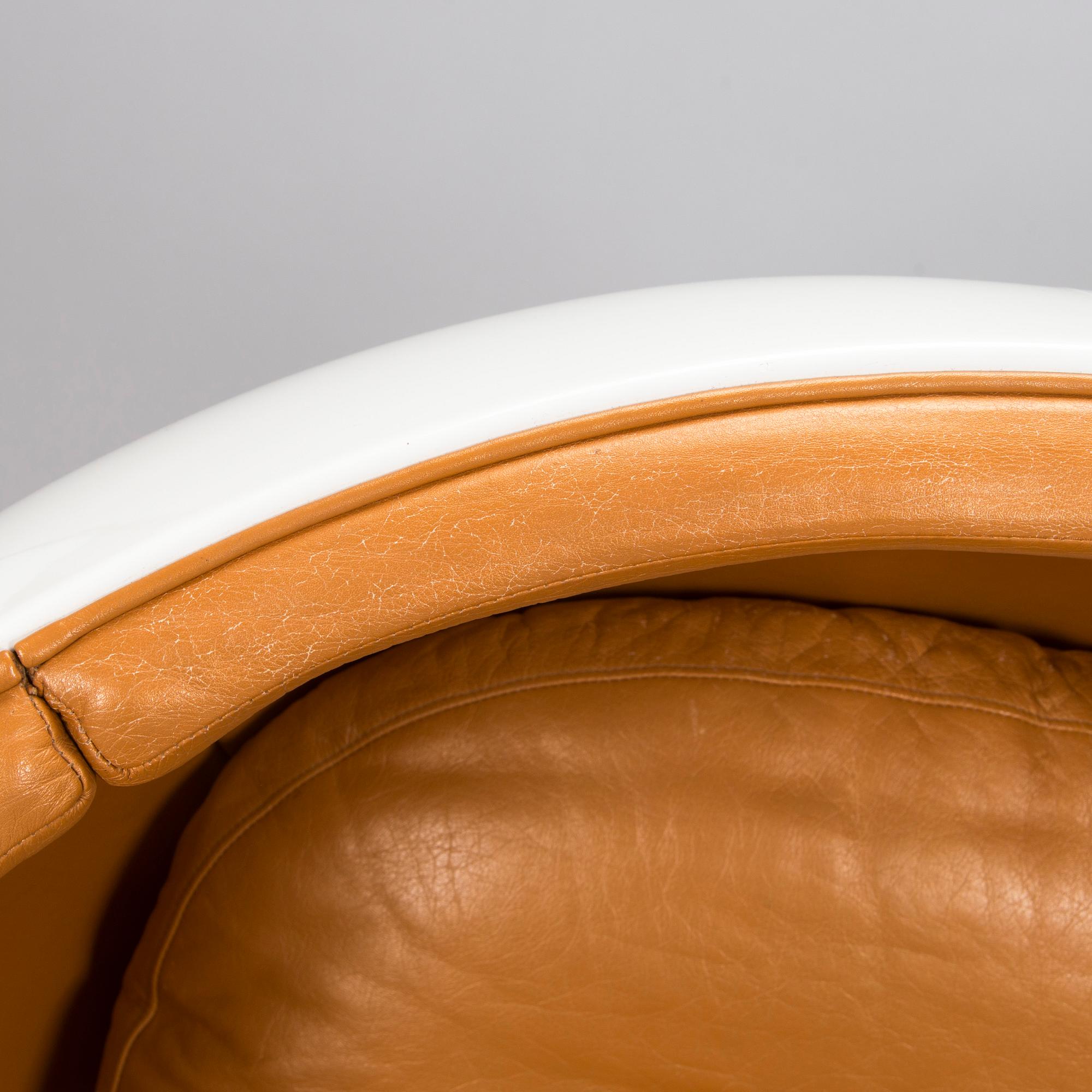 Eero Aarnio, a 'Ball Chair' for Asko.