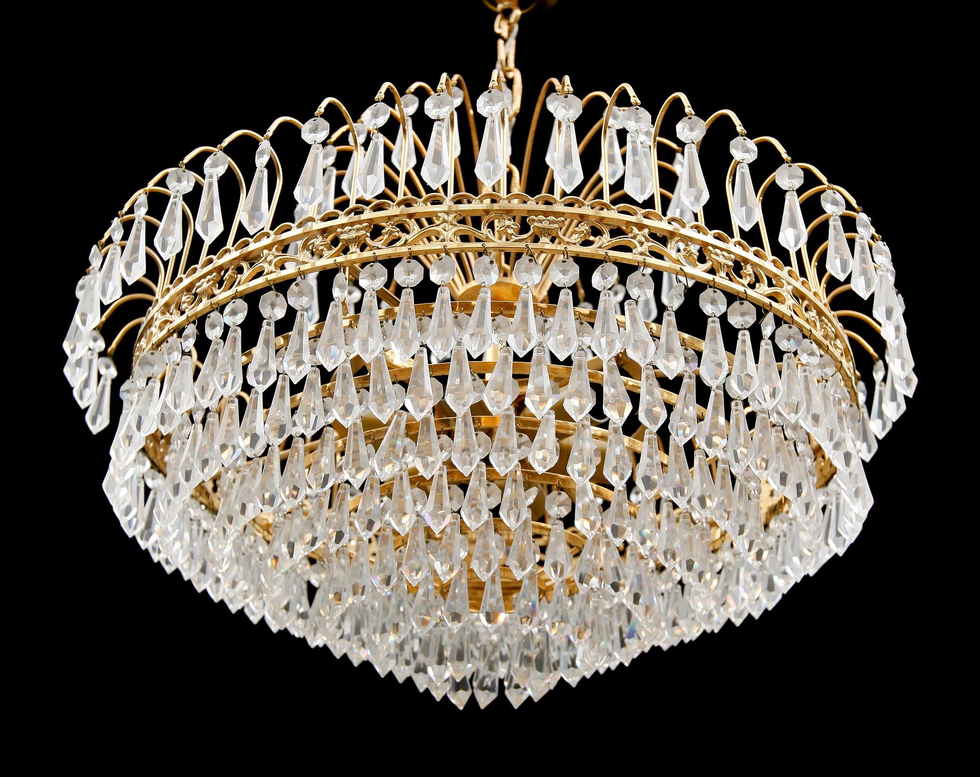 LJUSKRONA, 1900-talets andra hälft. Höjd ca 35 cm.