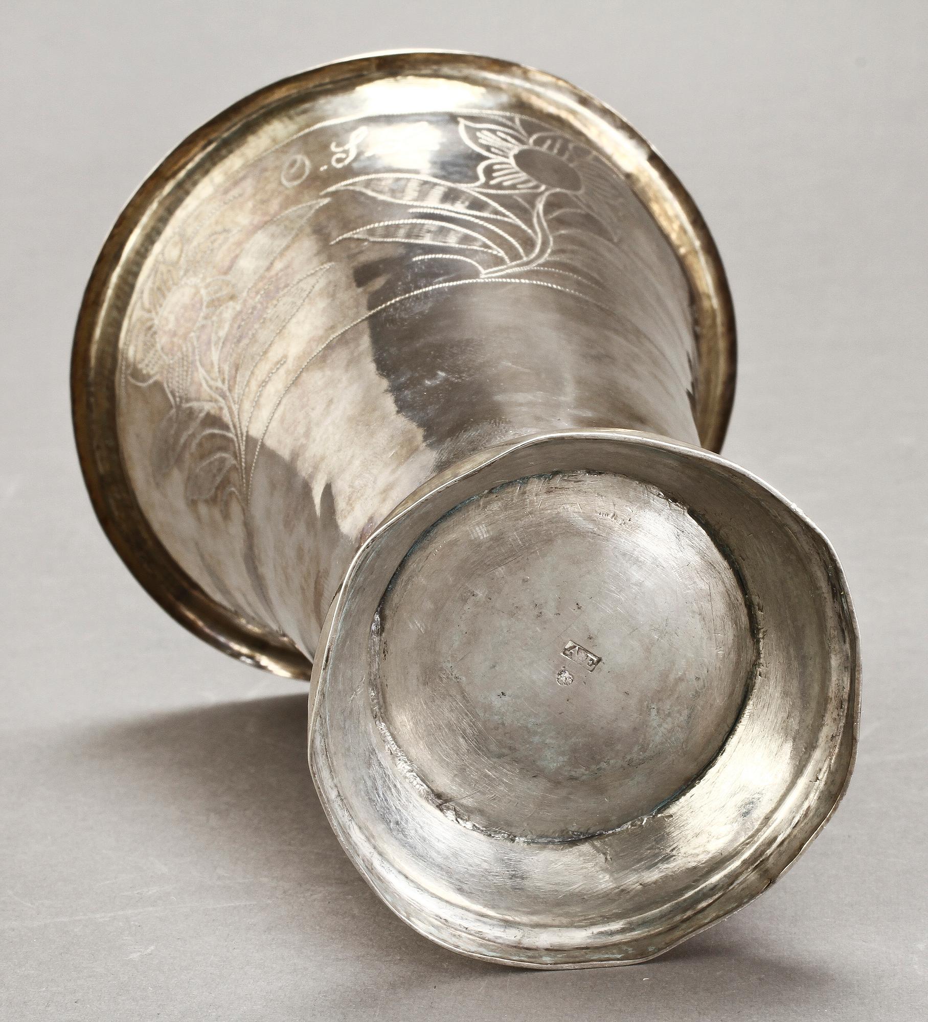 BÄGARE, 2 st, silver, Lars Larsson Bjugg, Jönköping, 1765 samt Anders Engelfelt, Kalmar (1806-1845). Vikt 158 gram.