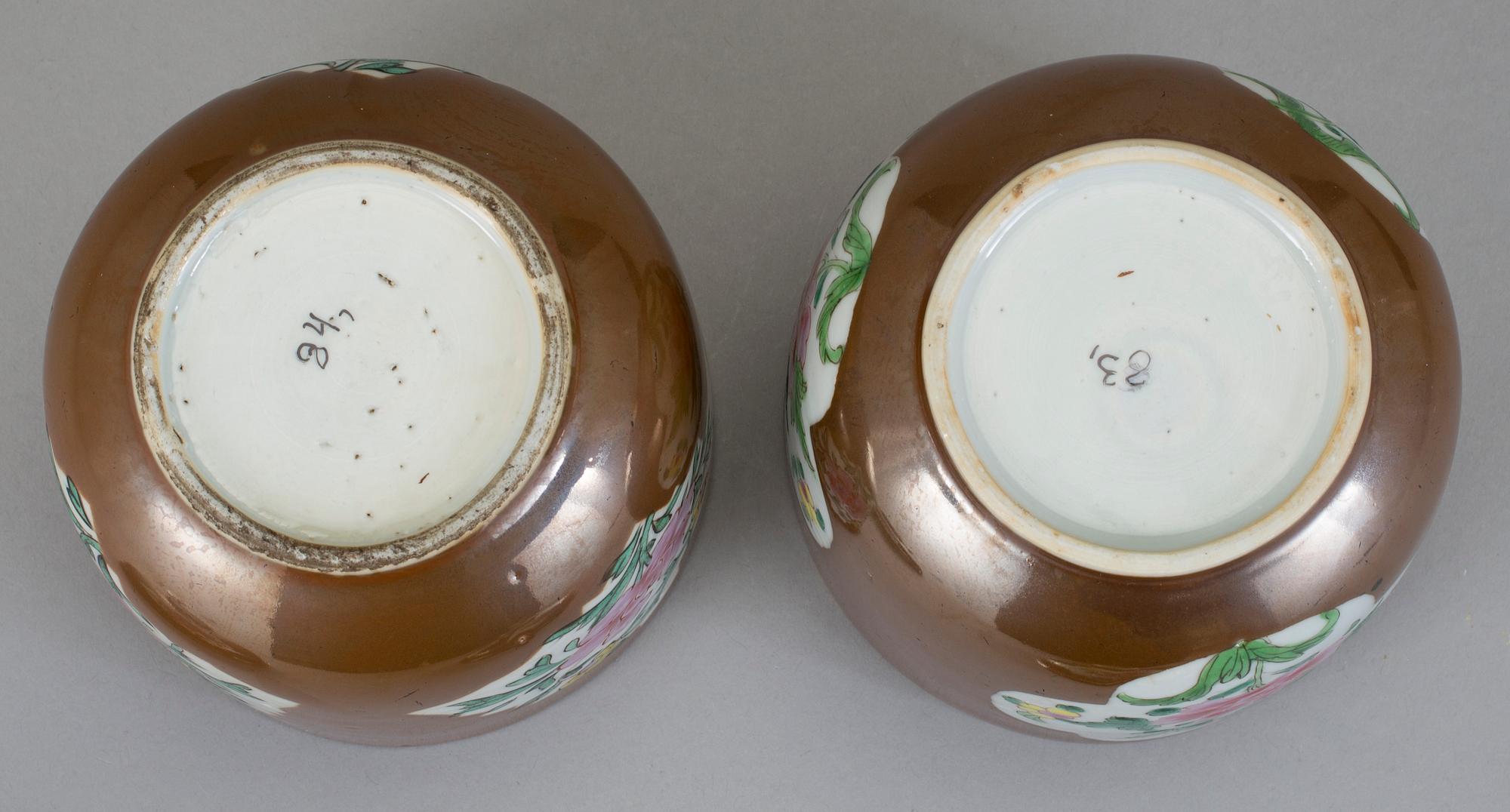 BURKAR, 2 st, porslin, Kina, 1800-tal.