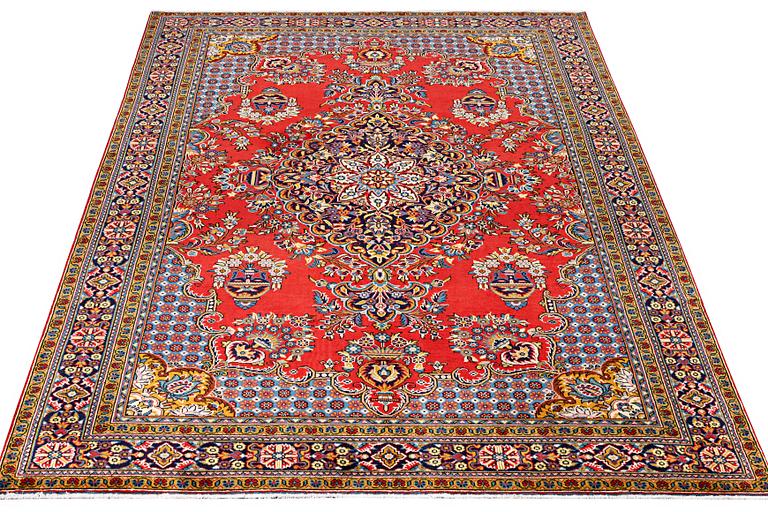 A Golpaygan carpet, c. 320 x 210 cm.