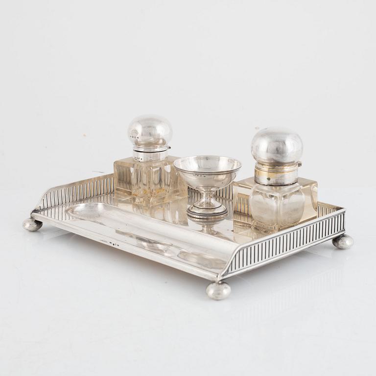 A Swedish Silver Inkwell, mark of CG Hallberg, Stockholm 1907.