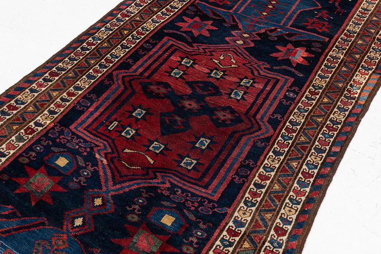 Carpet, antique Lori, approx. 325 x 125 cm.