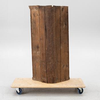 Hörnskåp, allmoge, västsvenskt, daterat 1795.