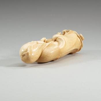 A Japanese ivory Okimono, period of Meiji (1868-1912). Signed.