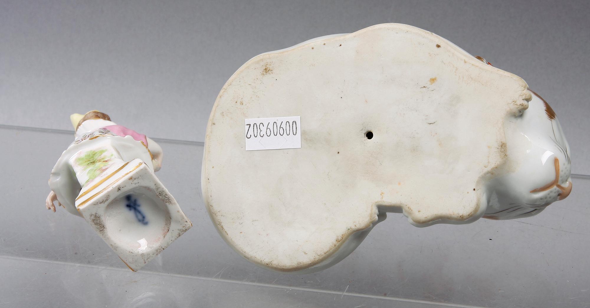 FIGURINER, 2 st, porslin, bla Meissenliknande märke, 1900-tal.