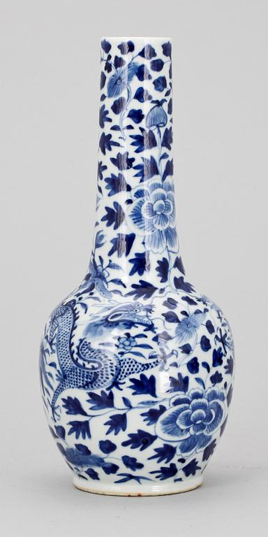 VAS, porslin, Kangxistil, Kina, 1800/1900-tal.