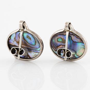 Vivianna Torun Bülow-Hübe, a pair of earrings in silver with mother-of-pearl and abalone shell.