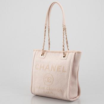 Chanel, "Deauville" Shopping tote, 2020.