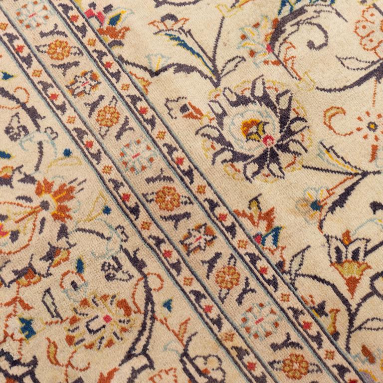 A Carpet, Keshan, circa 310 x 218 cm.