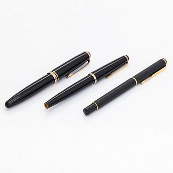 A set of three pens, Montblanc and Parker.