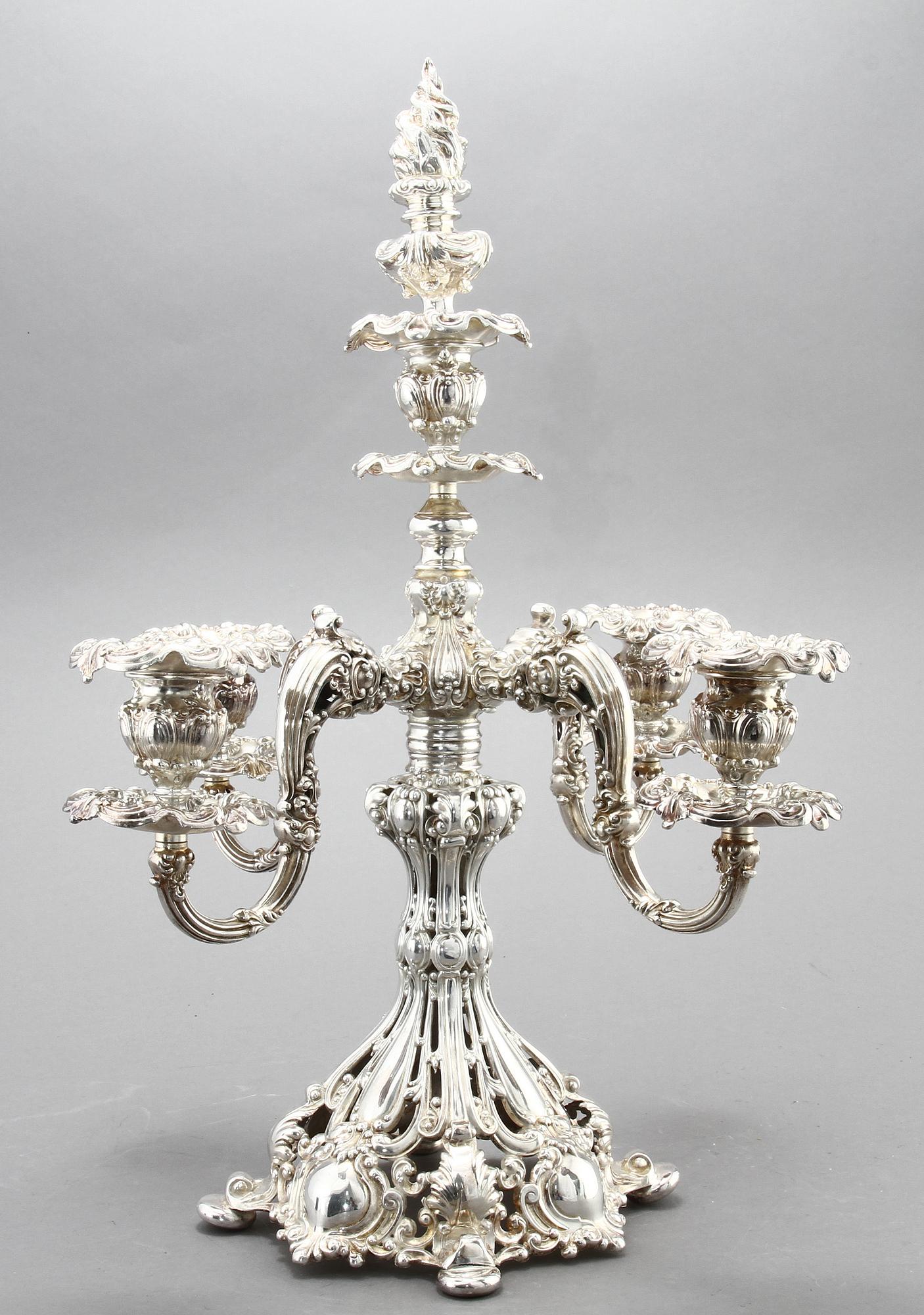 KANDELABER, låghaltigt silver, 1900-tal. Vikt ca 3000 gram.