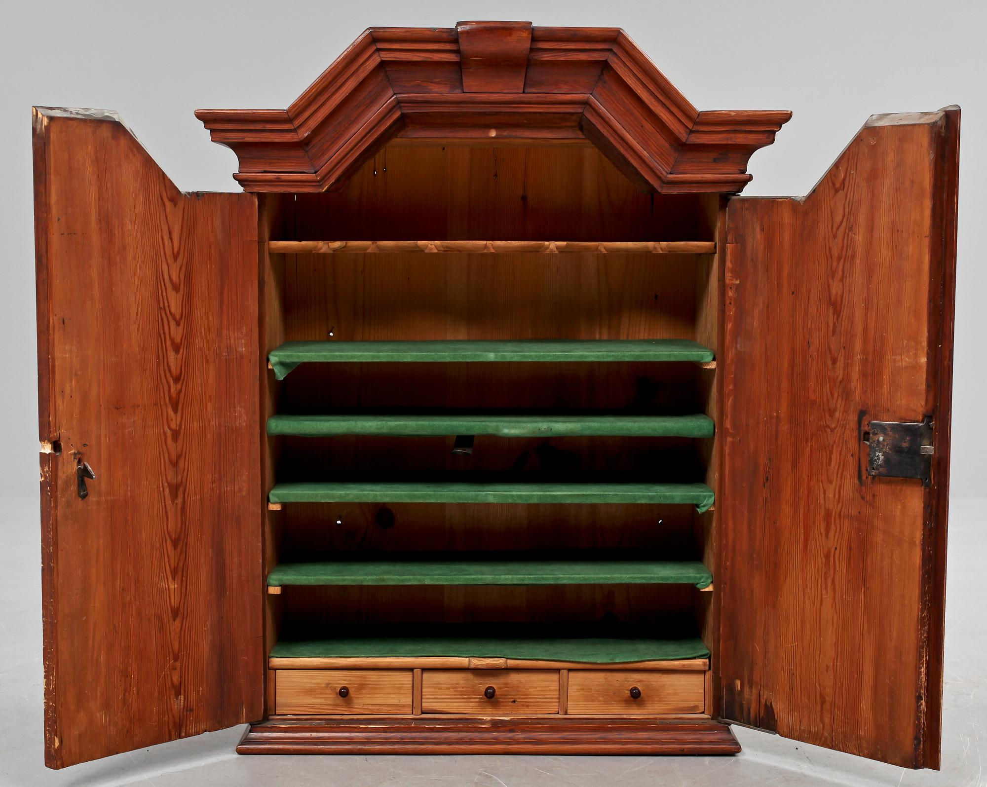 HÄNGSKÅP, 1700/1800-tal.