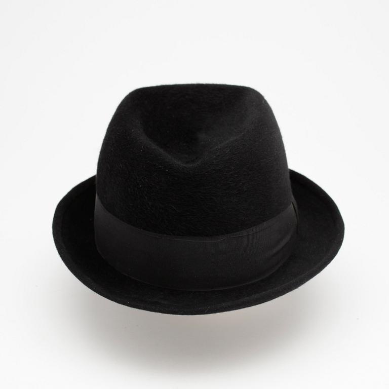 PIERRE CARDIN, hat.