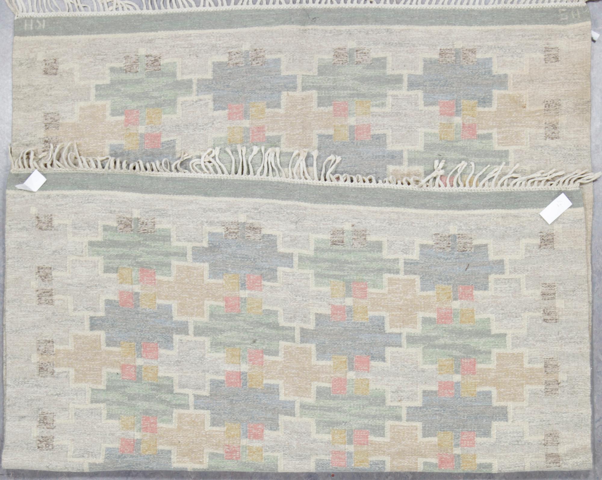 MATTA, rölakan, signerad MS KH (Maj Svanström, Klockargårdens Hemslöjd). Ca 230 x 175,5 cm.