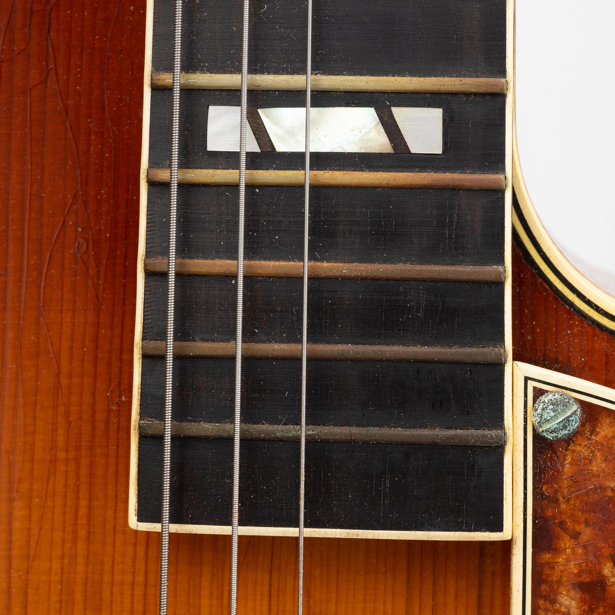 Levin, akustisk gitarr, "modell 320", Sverige 1957.