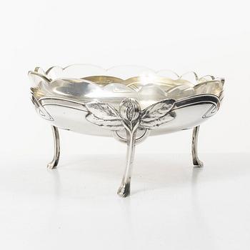 A Jugend silver bowl/stand with glass bowl, Oulu, Finland 1908.