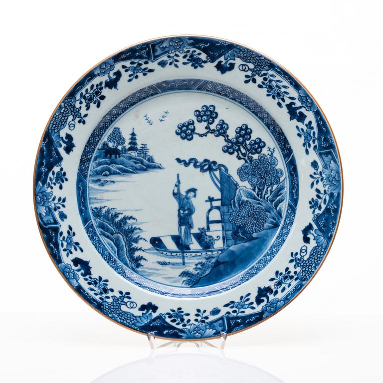 A pair of blue and white Chinese Export dishes, Qing dynasty, Qianlong (1736-95).