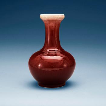 A sang de boef glazed vase, Qing dynasty.