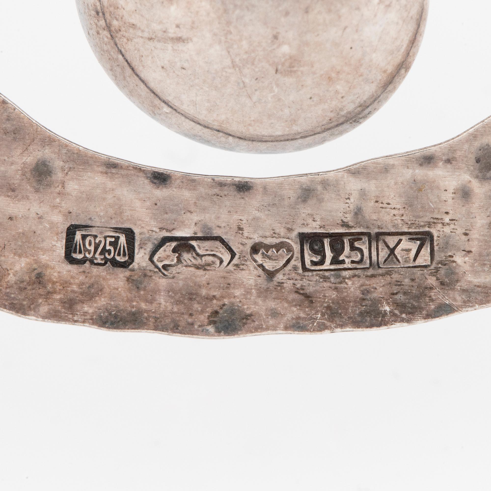 TAPIO WIRKKALA, hängsmycke 'Päron', sterlingsilver. Kultakeskus OY. Finland 1975.