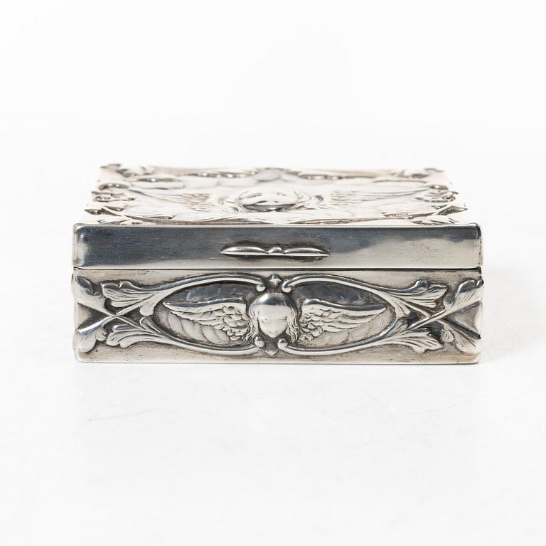 William Comyns & Sons, box, silver, London 1895.