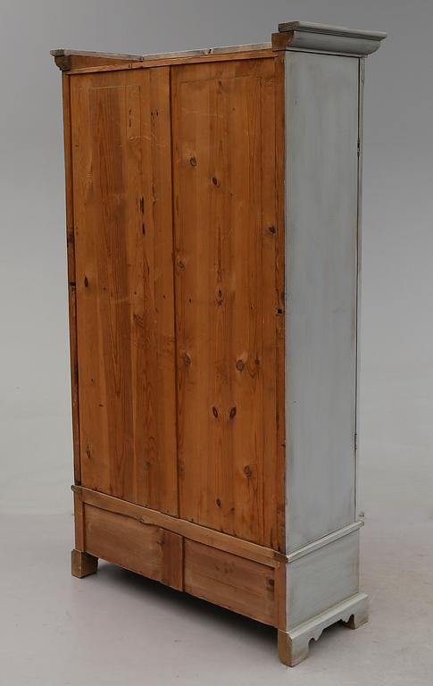 VITRINSKÅP, omkring år 1900.