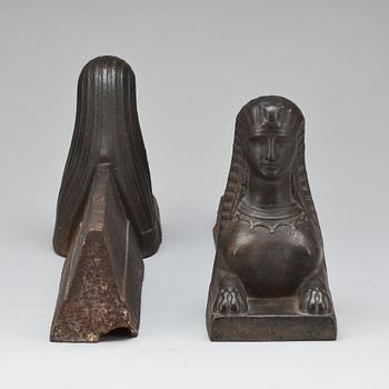 ELDHUNDAR, ett par. Gjutjärn. 1900-tal.