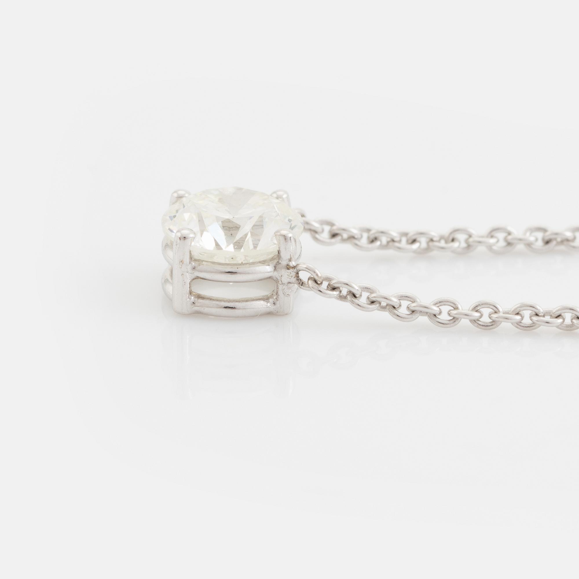 Collier, enstenshänge med briljantslipad diamant.