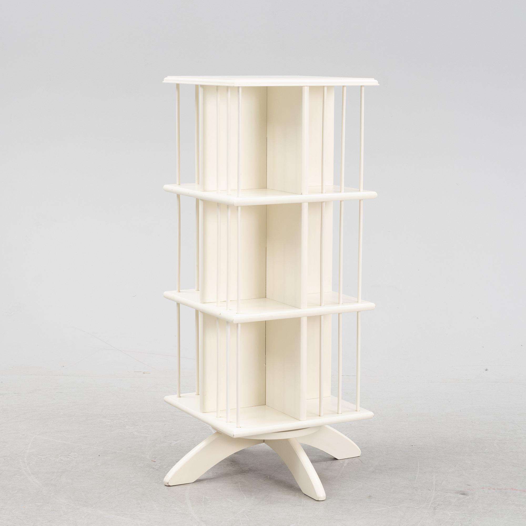 A revolving bookcase, end of the 20th century.