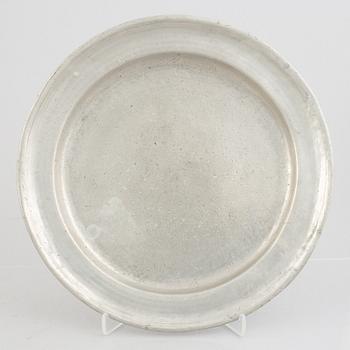 A set of three Swedish pewter dishes, including Johan Brun, Västervik 1787.