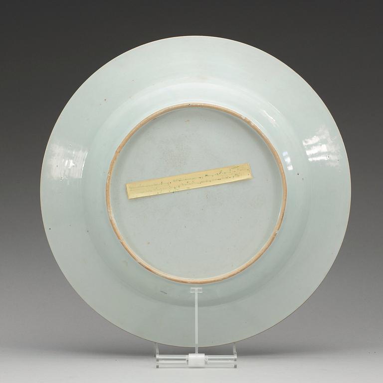 FAT, vapenporslin. Qing dynastin, Yongzheng (1723-35).