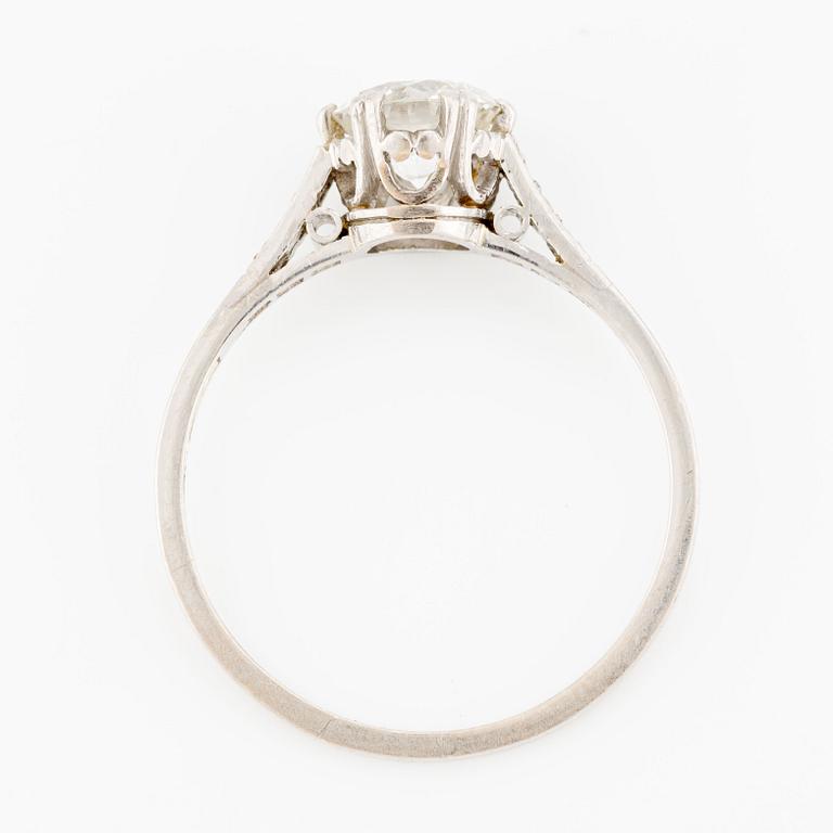 Ring, platina med äldre briljantslipad diamant.